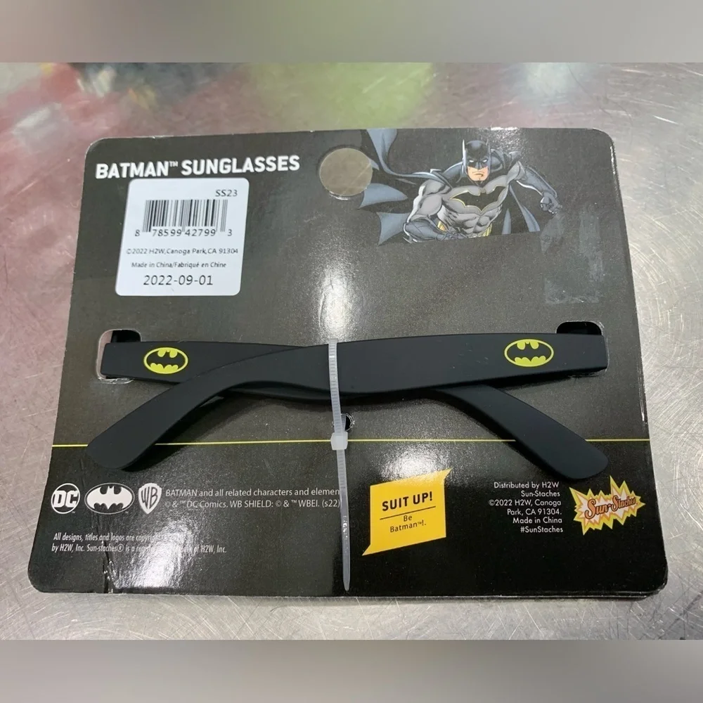 Kids BATMAN Costume Sunglasses Mask 100% UV Protection Impact Resistant Lenses